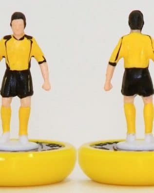 Young Boys 2013 - Team + 2 substitutes and spare keeper (SAME KIT OF THE RODDED KEEPER) in COLORED REPLICA SUBBUTEO BOX (on the cover name, figure and logo of the contained team)