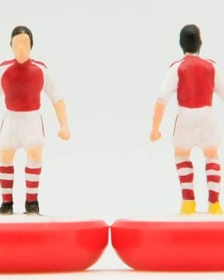Arsenal 2015 - Team + 2 substitutes and spare keeper (SAME KIT OF THE RODDED KEEPER) in COLORED REPLICA SUBBUTEO BOX (on the cover name, figure and logo of the contained team)