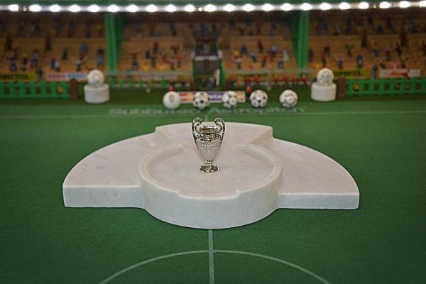CHAMPIONS LEAGUE Trophy - Image 6