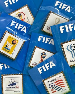 FIFA METAL PIN BADGES "The history of the World Cup"