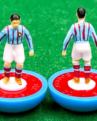 Aston Villa 1957 FA Cup Winner - Team+2 substitutes and a spare goalkeeper in SUBBUTEO REPLICA GREEN BOX from the 70s