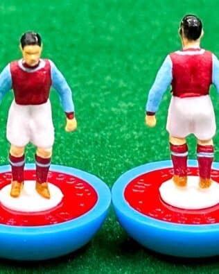 Burnley 1914 - Team+2 substitutes and a spare goalkeeper in SUBBUTEO REPLICA GREEN BOX from the 70s
