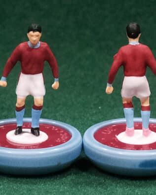 Burnley 2026 - Team + 2 substitutes and spare keeper (SAME KIT OF THE RODDED KEEPER) in SUBBUTEO REPLICA GREEN BOX from the 70s
