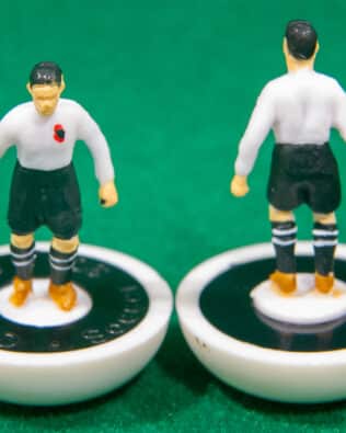 Austria World Cup 1938 - Team + 2 substitutes and spare keeper (SAME KIT OF THE RODDED KEEPER) in SUBBUTEO REPLICA GREEN BOX from the 70s