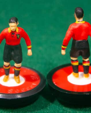 Belgium World Cup 1954 - Team + 2 substitutes and spare keeper (SAME KIT OF THE RODDED KEEPER) in SUBBUTEO REPLICA GREEN BOX from the 70s