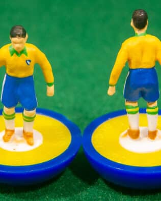 Brazil World Cup 1954 - Team + 2 substitutes and spare keeper (SAME KIT OF THE RODDED KEEPER) in SUBBUTEO REPLICA GREEN BOX from the 70s