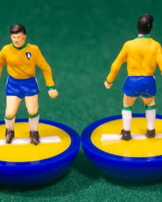 Brazil World Cup 1970 - Team + 2 substitutes and spare keeper (SAME KIT OF THE RODDED KEEPER) in COLORED REPLICA SUBBUTEO BOX (on the cover name, figure and logo of the contained team)