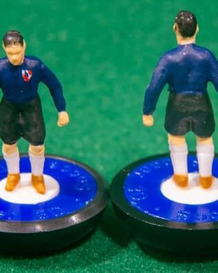 Colombia World Cup 1962 - Team + 2 substitutes and spare keeper (SAME KIT OF THE RODDED KEEPER) in COLORED REPLICA SUBBUTEO BOX (on the cover name, figure and logo of the contained team)