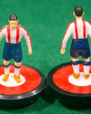 Paraguay World Cup 1958 - Team + 2 substitutes and spare keeper (SAME KIT OF THE RODDED KEEPER) in SUBBUTEO REPLICA GREEN BOX from the 70s