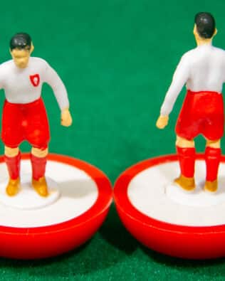 Poland World Cup 1938 - Team + 2 substitutes and spare keeper (SAME KIT OF THE RODDED KEEPER) in SUBBUTEO REPLICA GREEN BOX from the 70s