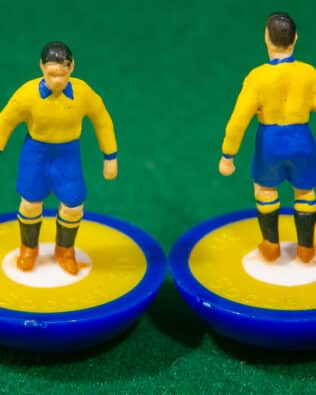 Sweden World Cup 1950 - Team + 2 substitutes and spare keeper (SAME KIT OF THE RODDED KEEPER) in COLORED REPLICA SUBBUTEO BOX (on the cover name, figure and logo of the contained team)