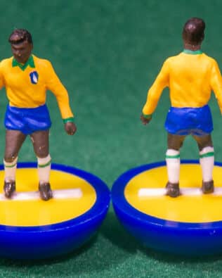 Brazil World Cup 1994 - Team + 2 substitutes and spare keeper (SAME KIT OF THE RODDED KEEPER) in COLORED REPLICA SUBBUTEO BOX (on the cover name, figure and logo of the contained team)
