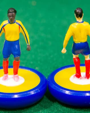 Ecuador World Cup 2002 - Team + 2 substitutes and spare keeper (SAME KIT OF THE RODDED KEEPER) in SUBBUTEO REPLICA GREEN BOX from the 70s