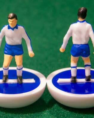 El Salvador World Cup 1982 - Team in COLORED REPLICA SUBBUTEO BOX (on the cover name, figure and logo of the contained team)