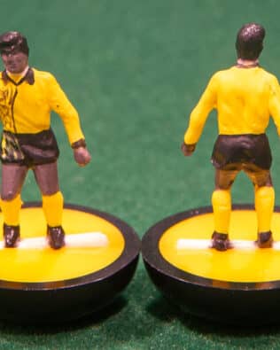 Jamaica World Cup 1998 - Team + 2 substitutes and spare keeper (SAME KIT OF THE RODDED KEEPER) in COLORED REPLICA SUBBUTEO BOX (on the cover name, figure and logo of the contained team)