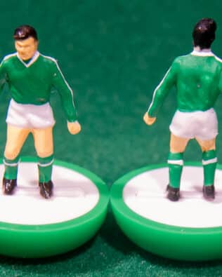 Ireland World Cup 1990 - Team + 2 substitutes and spare keeper (SAME KIT OF THE RODDED KEEPER) in COLORED REPLICA SUBBUTEO BOX (on the cover name, figure and logo of the contained team)