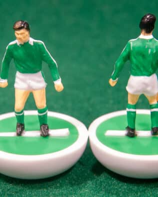 Northern Ireland World Cup 1982 - Team + 2 substitutes and spare keeper (SAME KIT OF THE RODDED KEEPER) in COLORED REPLICA SUBBUTEO BOX (on the cover name, figure and logo of the contained team)