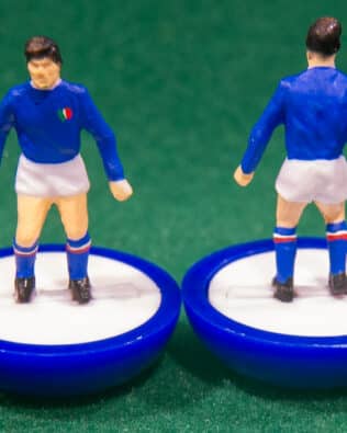 Italy World Cup 1994 - Team + 2 substitutes and spare keeper (SAME KIT OF THE RODDED KEEPER) in SUBBUTEO REPLICA GREEN BOX from the 70s