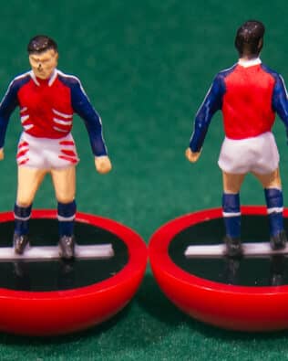 Norwey World Cup 1994 - Team + 2 substitutes and spare keeper (SAME KIT OF THE RODDED KEEPER) in COLORED REPLICA SUBBUTEO BOX (on the cover name, figure and logo of the contained team)