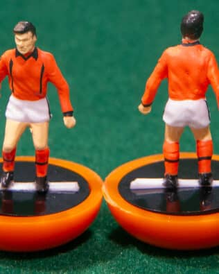 Netherlands World Cup 1998 - Team + 2 substitutes and spare keeper (SAME KIT OF THE RODDED KEEPER) in COLORED REPLICA SUBBUTEO BOX (on the cover name, figure and logo of the contained team)