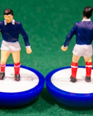 Scotland World Cup 1990 - Team + 2 substitutes and spare keeper (SAME KIT OF THE RODDED KEEPER) in COLORED REPLICA SUBBUTEO BOX (on the cover name, figure and logo of the contained team)