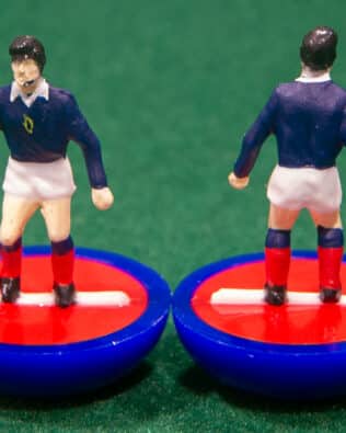 Scotland World Cup 1998 - Team + 2 substitutes and spare keeper (SAME KIT OF THE RODDED KEEPER) in COLORED REPLICA SUBBUTEO BOX (on the cover name, figure and logo of the contained team)