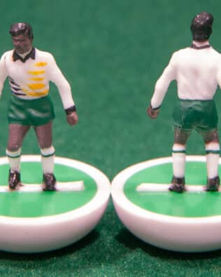 South Africa World Cup 1998 - Team + 2 substitutes and spare keeper (SAME KIT OF THE RODDED KEEPER) in COLORED REPLICA SUBBUTEO BOX (on the cover name, figure and logo of the contained team)