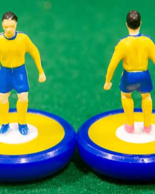 Sweden World Cup 2002 - Team + 2 substitutes and spare keeper (SAME KIT OF THE RODDED KEEPER) in Soccer3D BOX