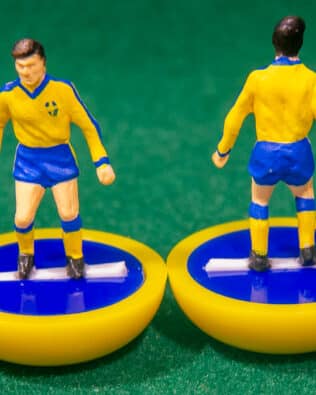Sweden World Cup 1974 - Team + 2 substitutes and spare keeper (SAME KIT OF THE RODDED KEEPER) in SUBBUTEO REPLICA GREEN BOX from the 70s