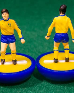Sweden World Cup 1978 - Team + 2 substitutes and spare keeper (SAME KIT OF THE RODDED KEEPER) in COLORED REPLICA SUBBUTEO BOX (on the cover name, figure and logo of the contained team)
