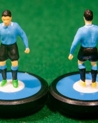 Uruguay World Cup 2002 - Team + 2 substitutes and spare keeper (SAME KIT OF THE RODDED KEEPER) in SUBBUTEO REPLICA GREEN BOX from the 70s