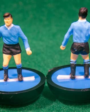 Uruguay World Cup 1974 - Team + 2 substitutes and spare keeper (SAME KIT OF THE RODDED KEEPER) in COLORED REPLICA SUBBUTEO BOX (on the cover name, figure and logo of the contained team)